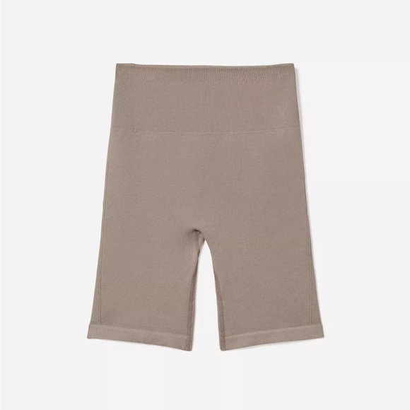 Everlane Seamless Bike Short in Burnt Sugar 
Women's Shorts - Picture 2 of 4
